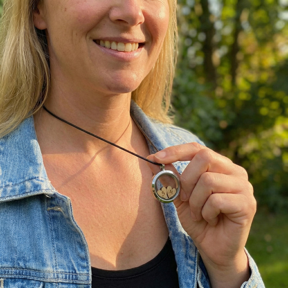 Medaillon "Valentin" (mit Gravurherzen)